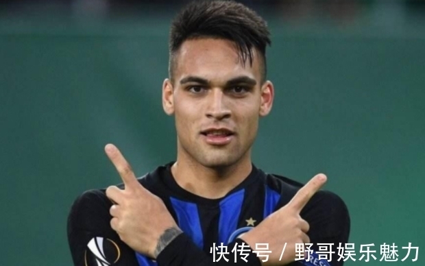 队内记者的 队内记者的